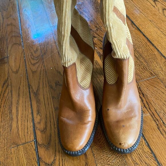 TOMMY HILFIGER Tan and Brown Corduroy and Leather Pull On Boots size 6 - Picture 8 of 13